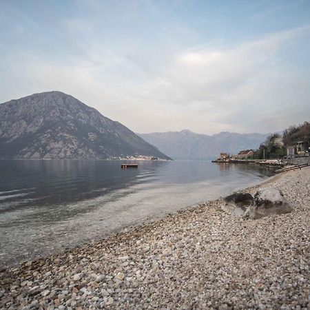 Modern Waterfront 3-Bed Apartment Donja Kostanjica Exterior photo