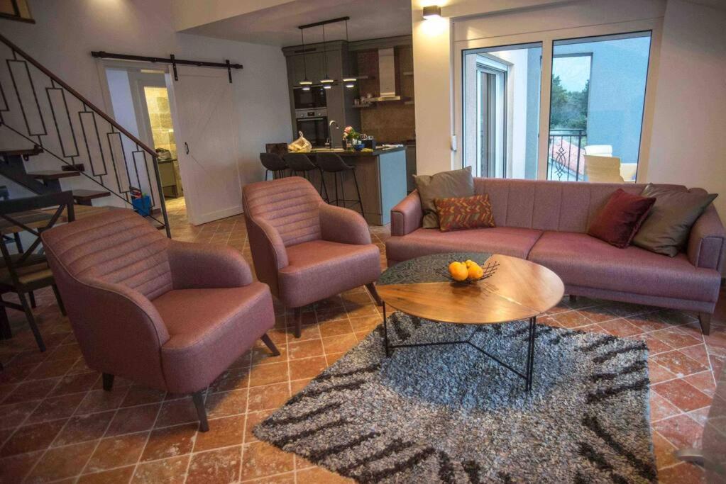 Modern Waterfront 3-Bed Apartment Donja Kostanjica Exterior photo