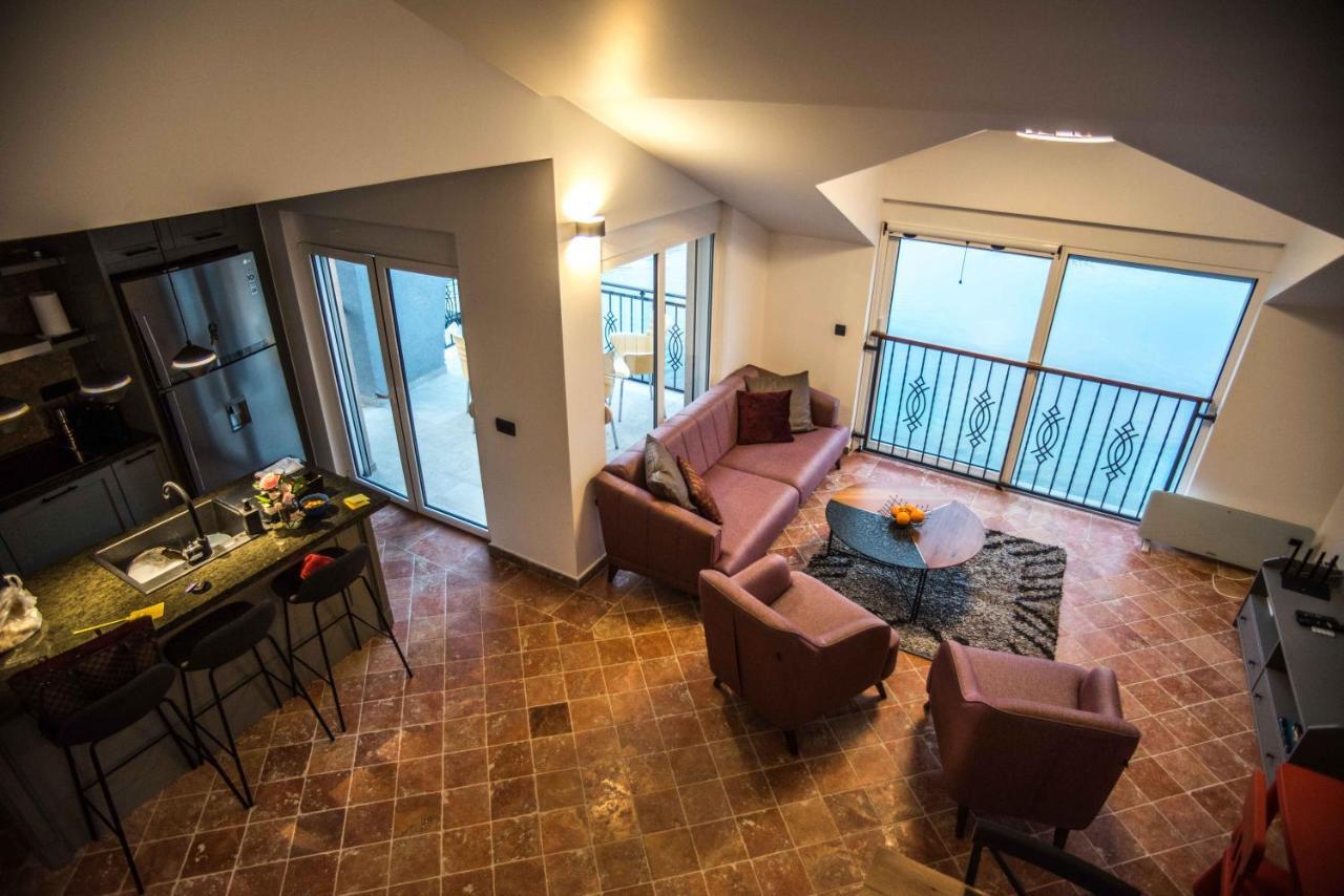 Modern Waterfront 3-Bed Apartment Donja Kostanjica Exterior photo