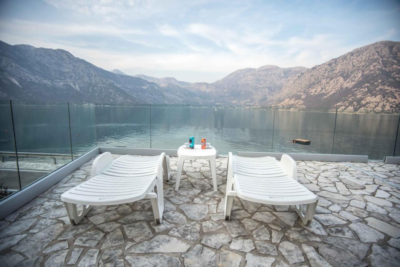 Modern Waterfront 3-Bed Apartment Donja Kostanjica Exterior photo
